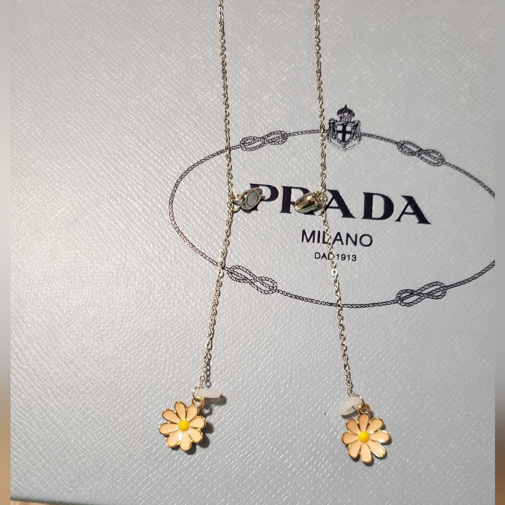 Silver Air Pod Chain Holder/ necklace